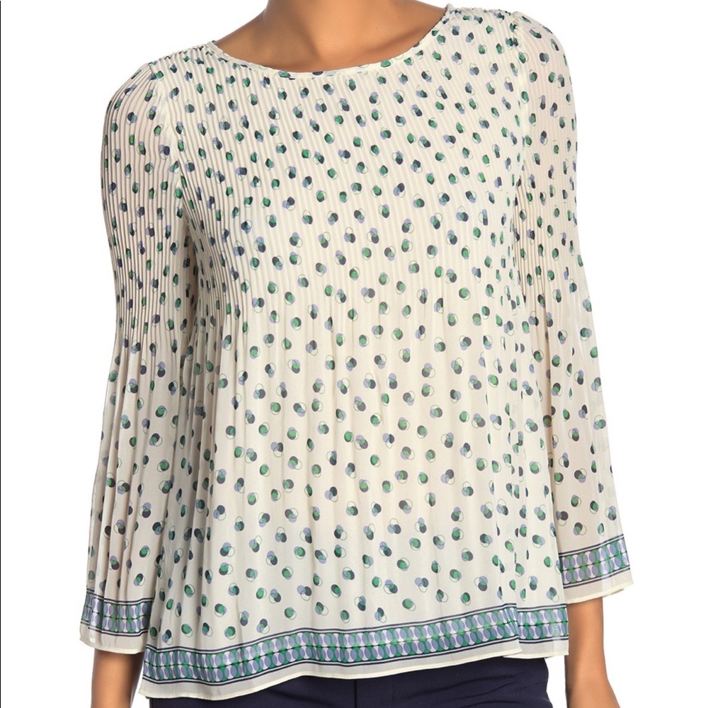 Beautiful Max Studio top